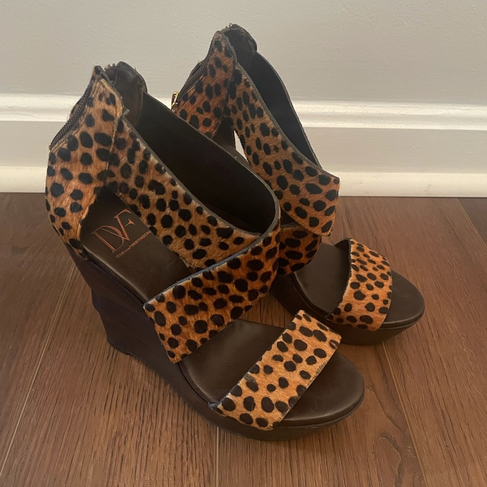 DIANE VON FURSTENBERG Opal Wedge Heel Sandals Animal Print Calf Hair Brown 6 1/2